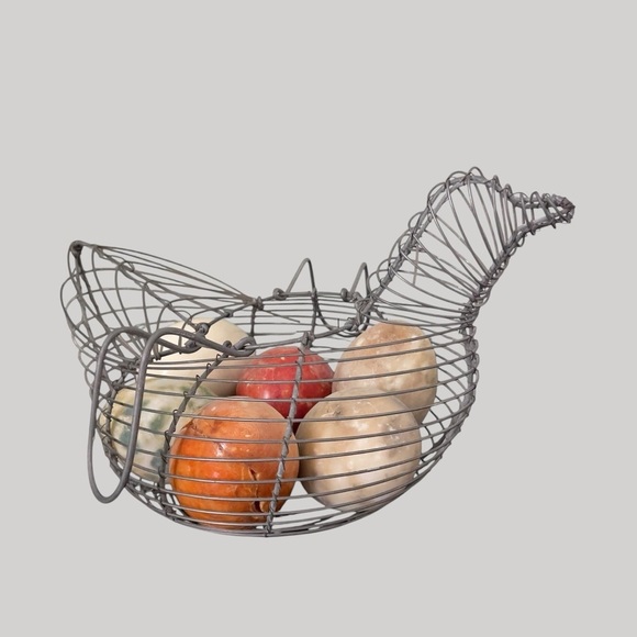 Vintage chicken wire basket with crystal gem eggs - Picture 2 of 16